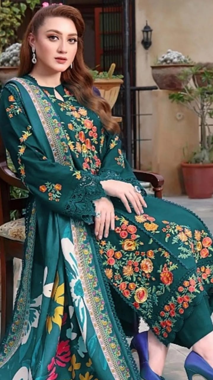 Embroidered Lawn 3pcs Green Floral Suit