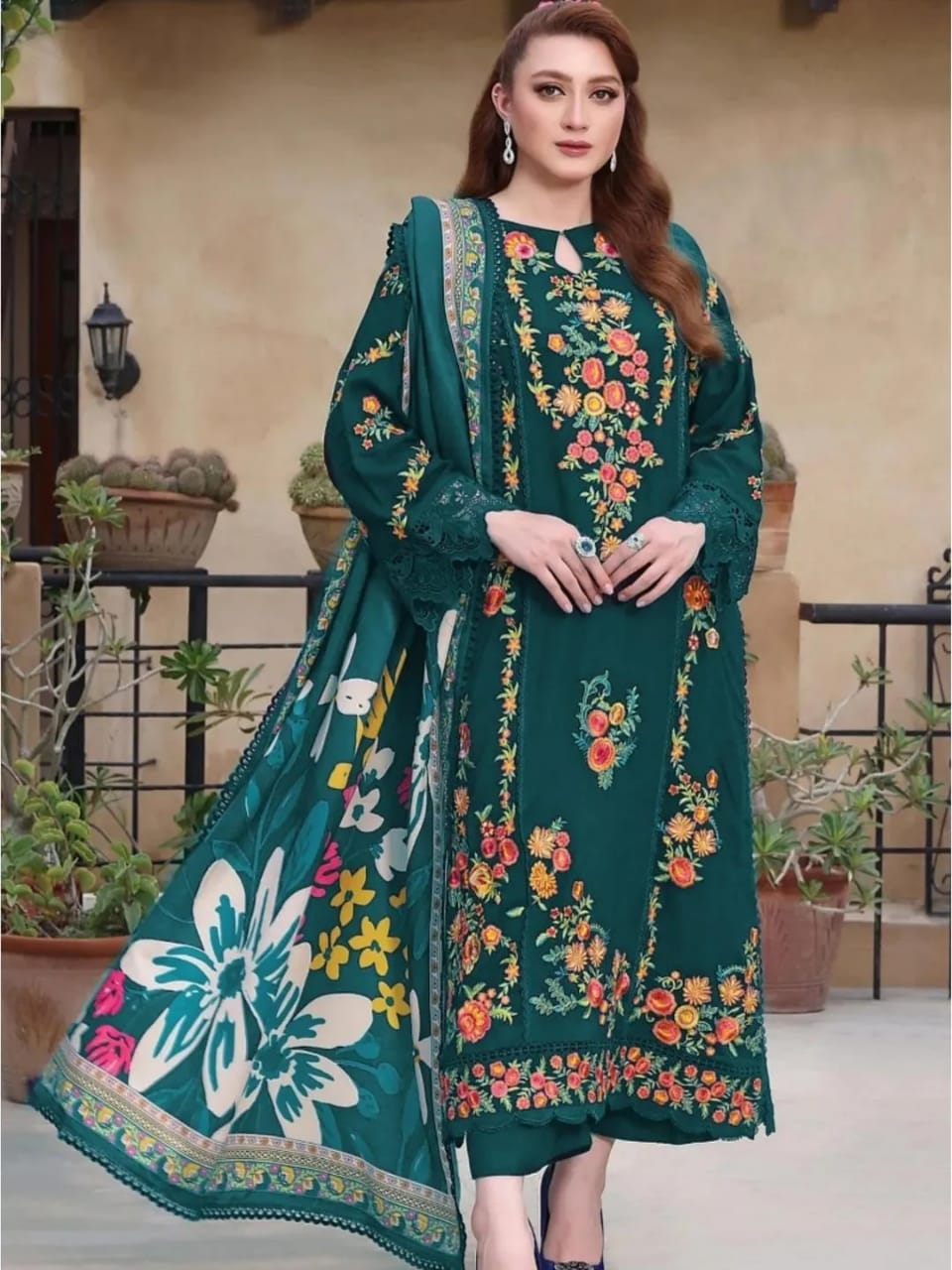 Embroidered Lawn 3pcs Green Floral Suit