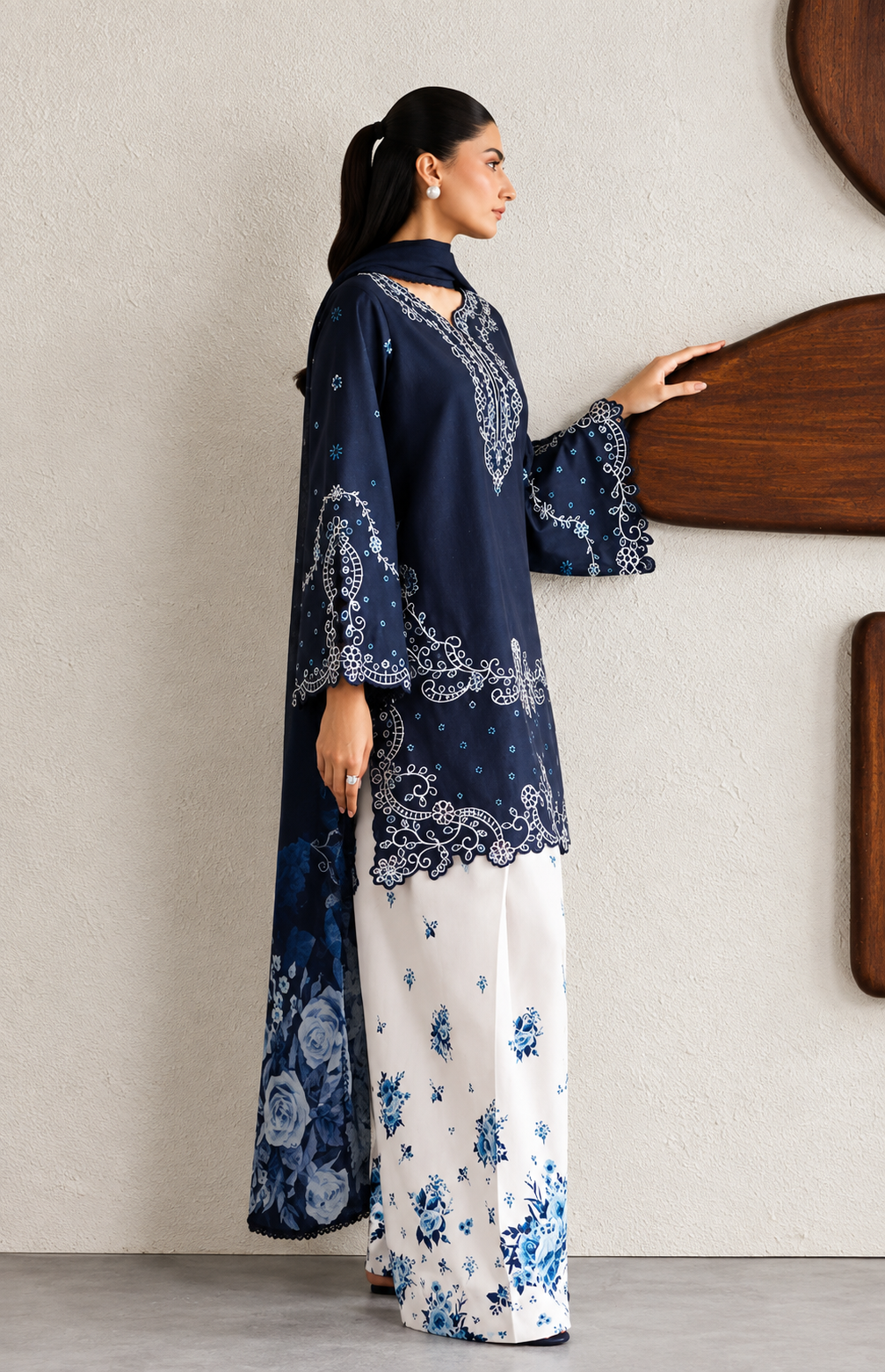 Arosa Embroidered 3pc